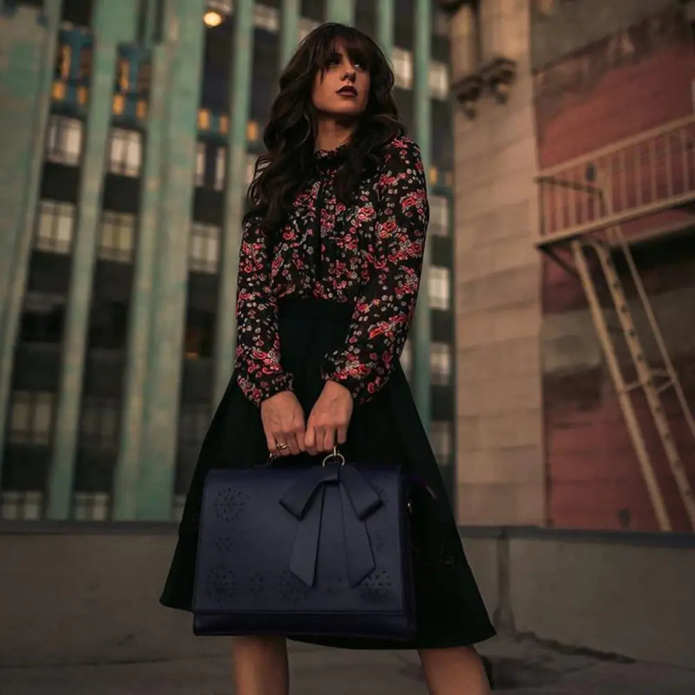 Grace’s Elegant Bow Bag