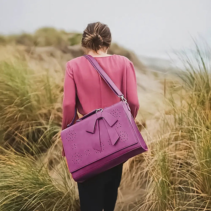 Grace’s Elegant Bow Bag